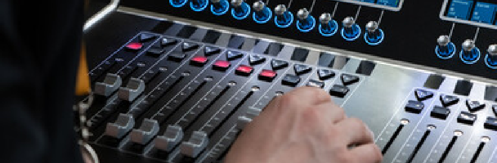 スタッフの手配